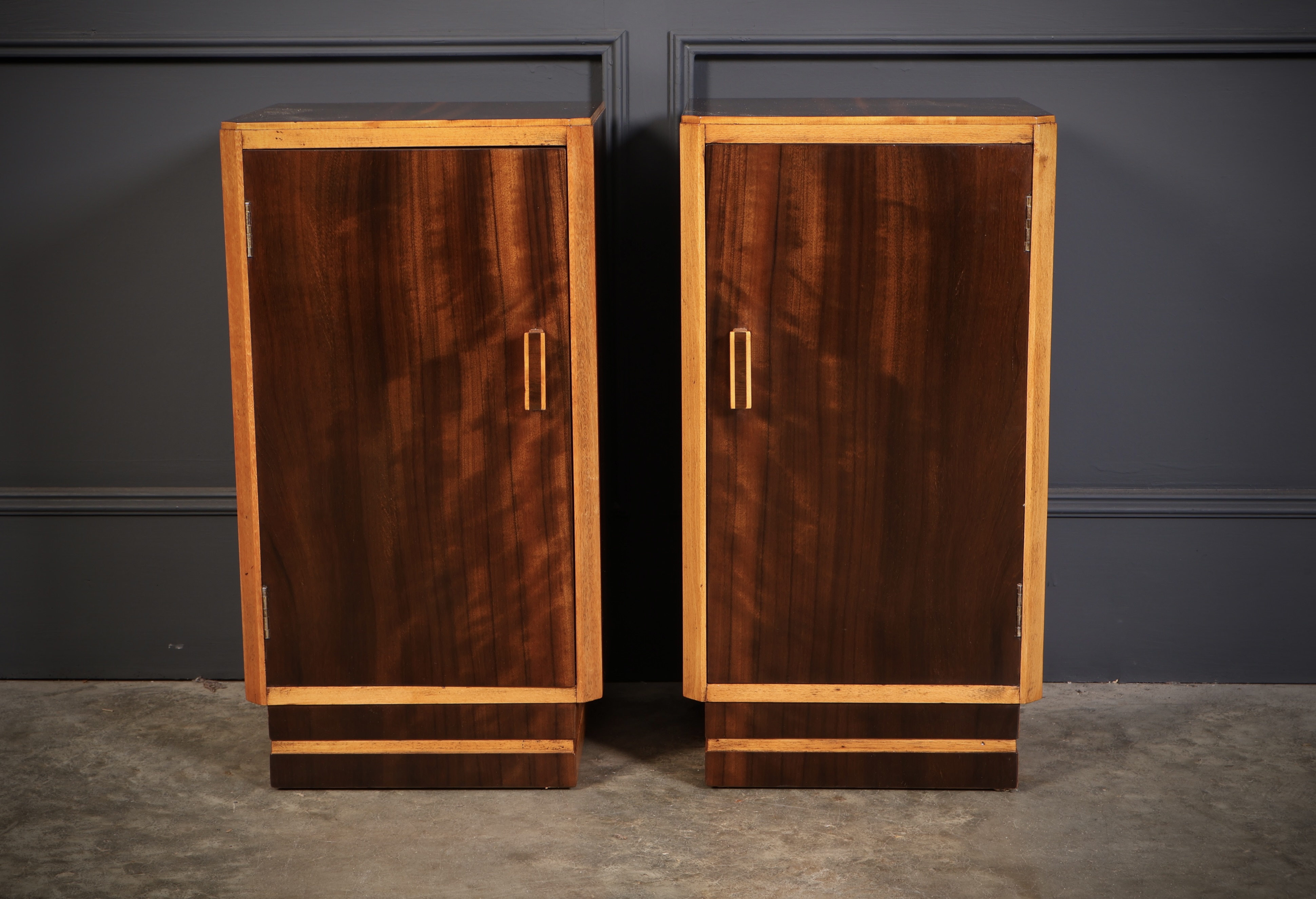 Rare Pair of Art Deco Macassar Ebony Bedside Cabinets art deco Antique Cabinets 7